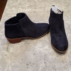 NYOB Diba dark blue booties size 7
